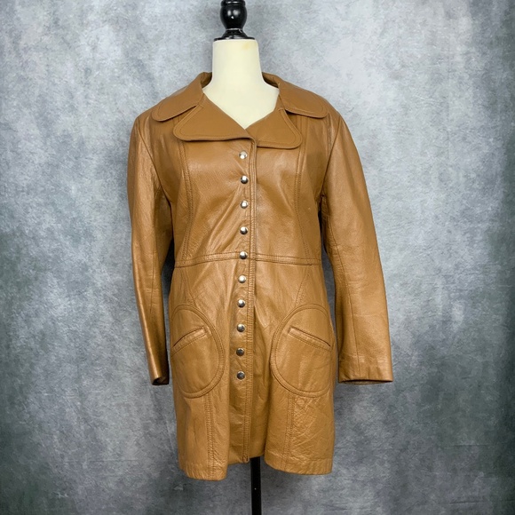 VINTAGE 1970’S LEATHER COAT, HAS A REMOVABLE LINER FOR COLDER DAYS   NO SIZE TAG - Picture 1 of 8